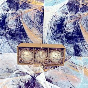 Ceramic ornament Rae Dunn